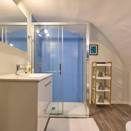 Maldonado Circles & Origami Apartment